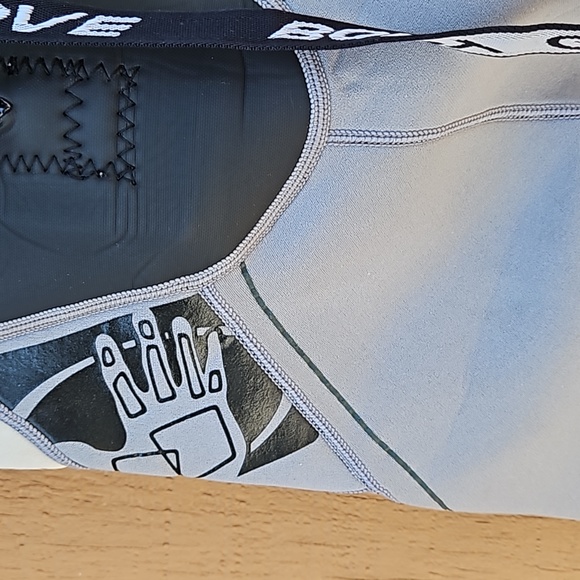 Bodyglove - Picture 7 of 14